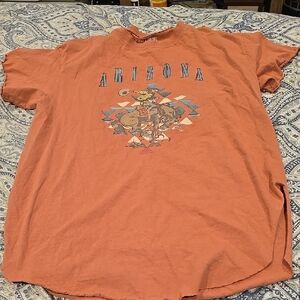 Arizona Graphic T-Shirt Pebby Forevee Euc Side Slits